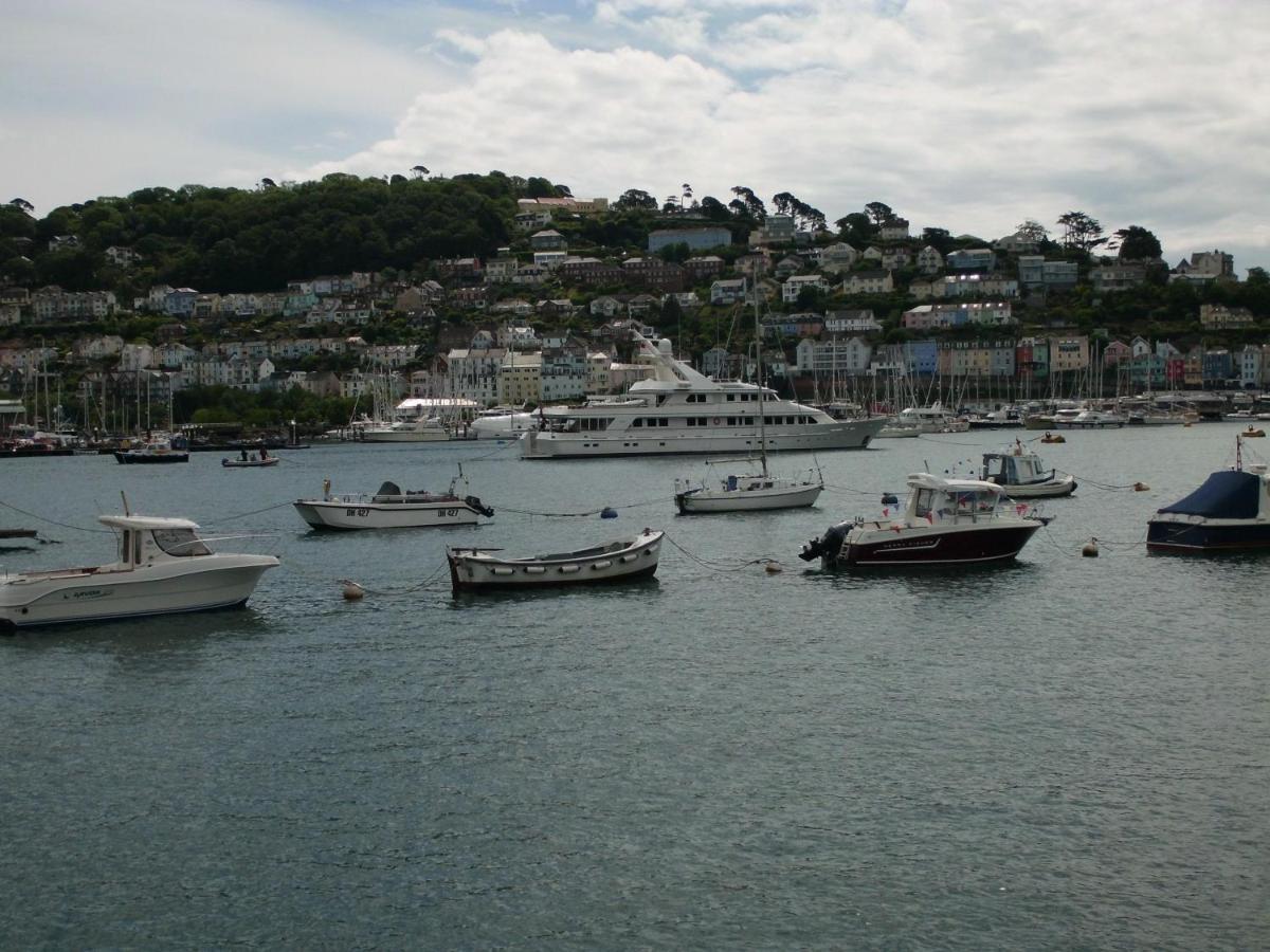 Villa Bumblebee à Dartmouth Extérieur photo