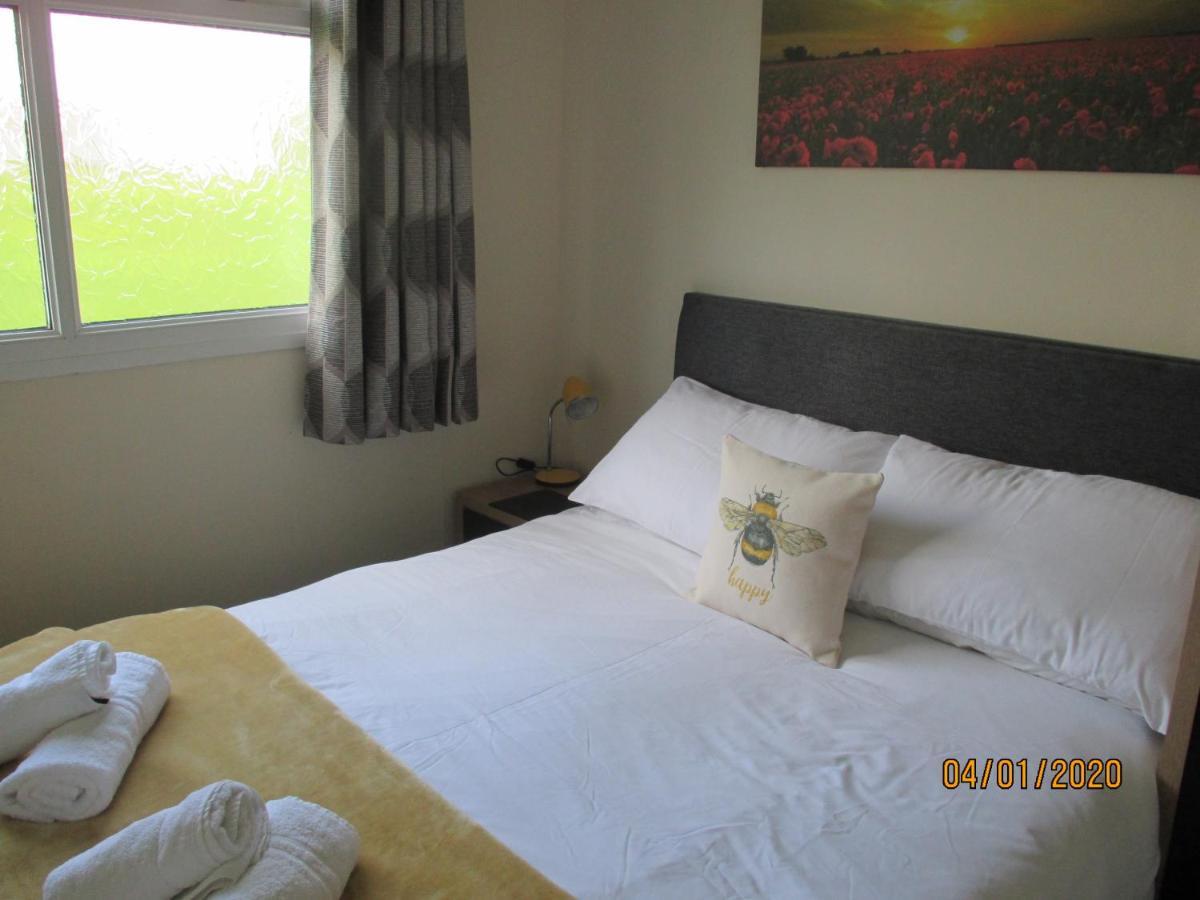 Villa Bumblebee à Dartmouth Extérieur photo